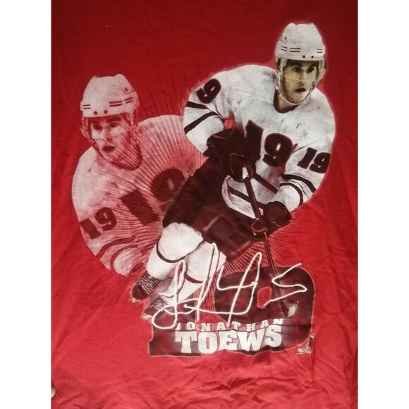 Jonathan Toews Chicago Blackhawks Red T Shirt Size XL - Picture 2 of 3